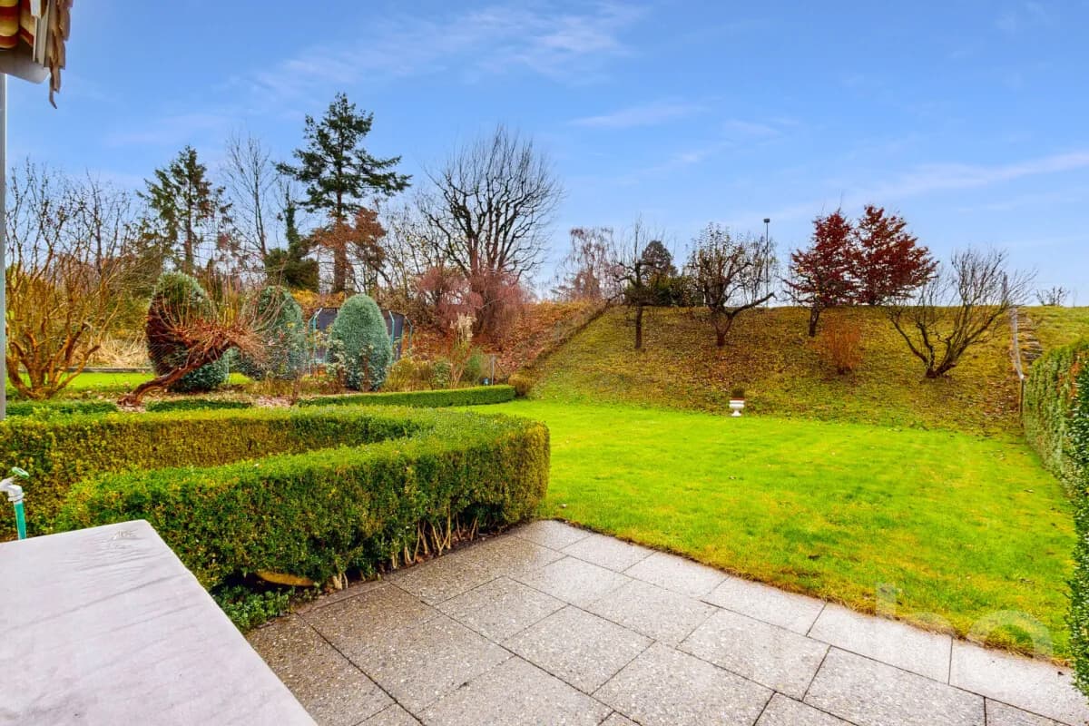 Grosszügiges Haus mit Garten, Doppelgarage und Tempo-30-Lage