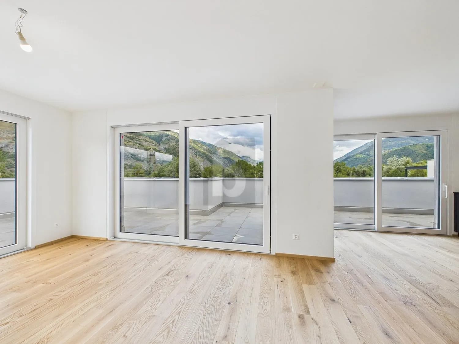 MODERN, RUHIG UND MIT WEITSICHT