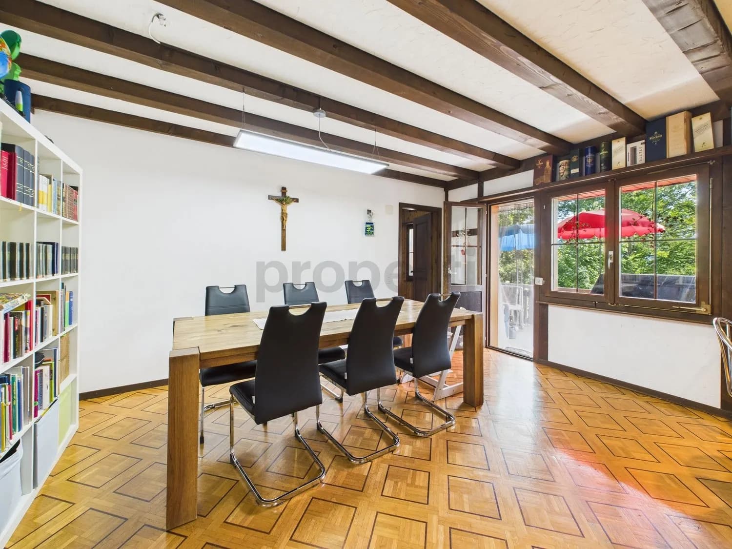 Grosszügige 6.5-Zimmer-Maisonette mit Weitsicht in Meierskappel