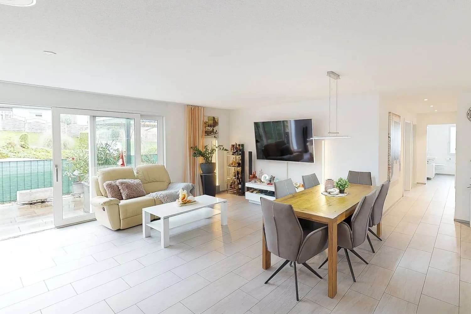 MODERN LEBEN, LÄNDLICH GENIESSEN - EIGENTUMSWOHNUNG IM WYNENTAL