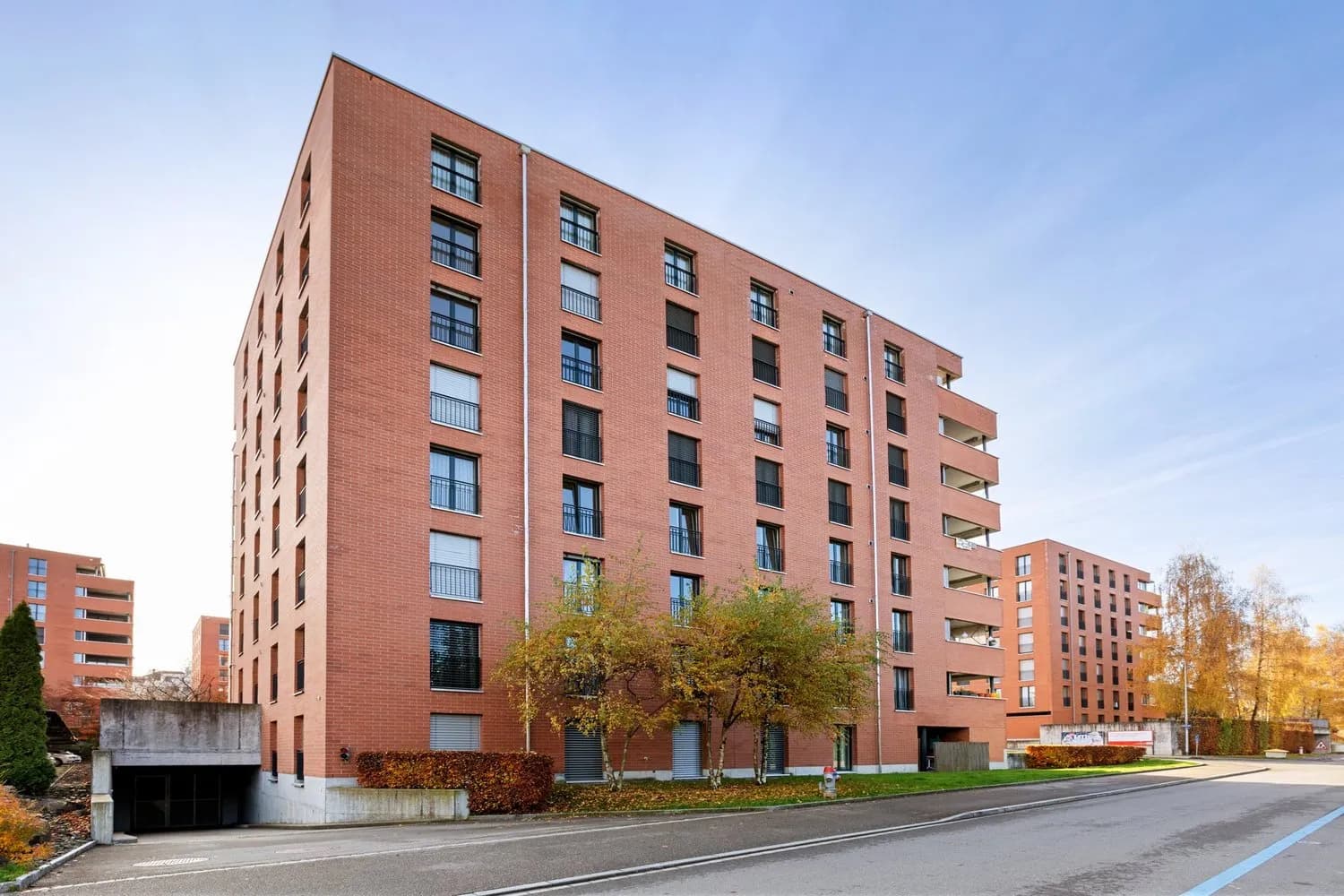 Grosszügige, moderne Wohnung mit Loggia
