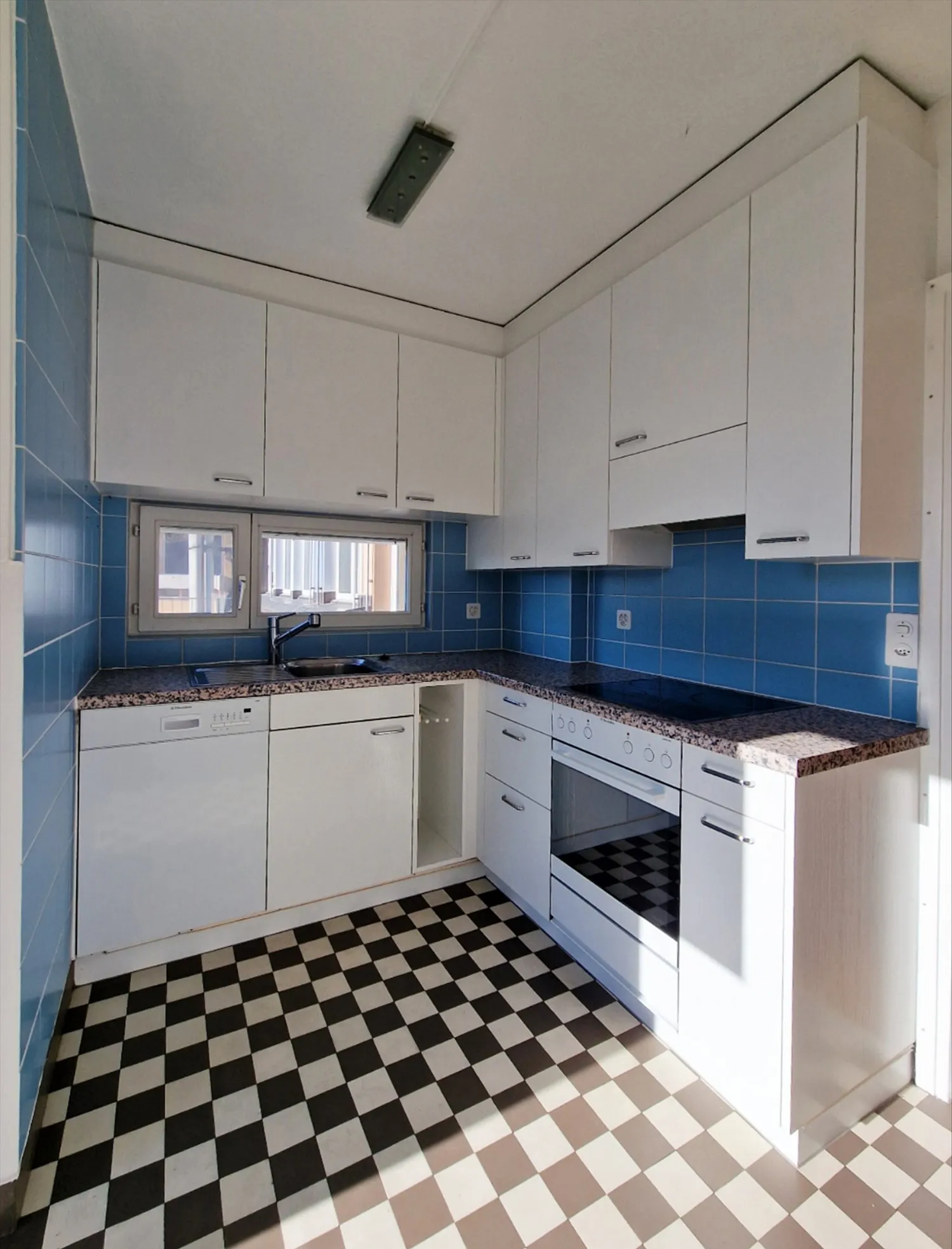 Zentrales Wohnen nähe Rhein!