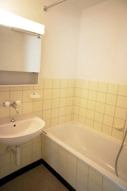 Grosszügige und helle Wohnung an ruhiger Lage!