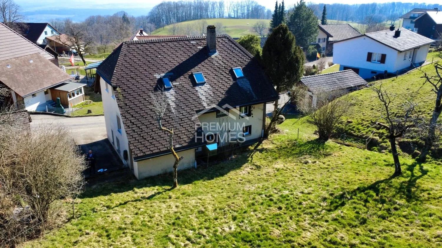 Rarität mit Weitsicht: MFH mit Baulandreserve und Bergblick