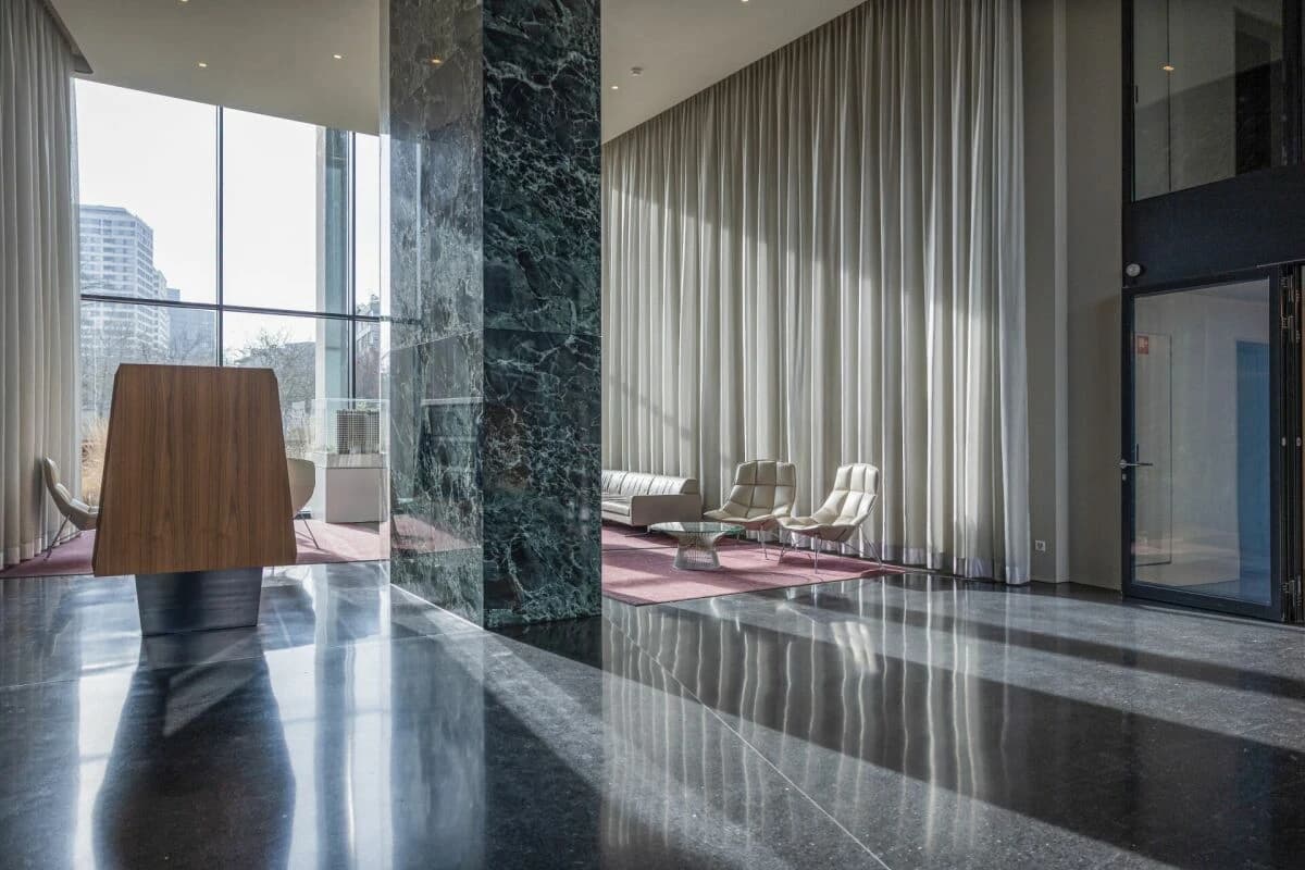 Seltene 3.5-Zimmer-Etagenwohnung im 16. OG mit toller Fernsicht in den Twin-Towers «The Metropolitans»