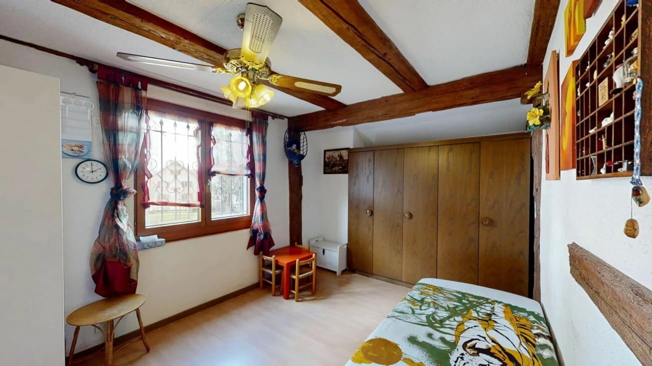 Charmanter Hausteil mit separatem Atelier und grossem Garten