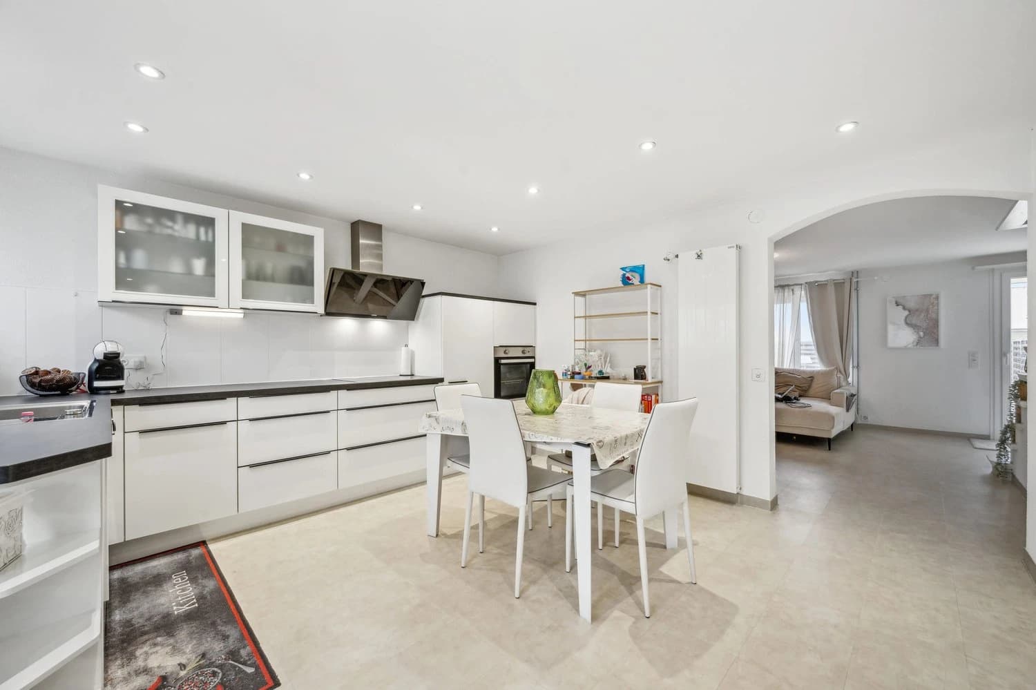 Helles 4.5-Zi.-Reiheneckhaus mit Garten & Pool in Oberwil BL