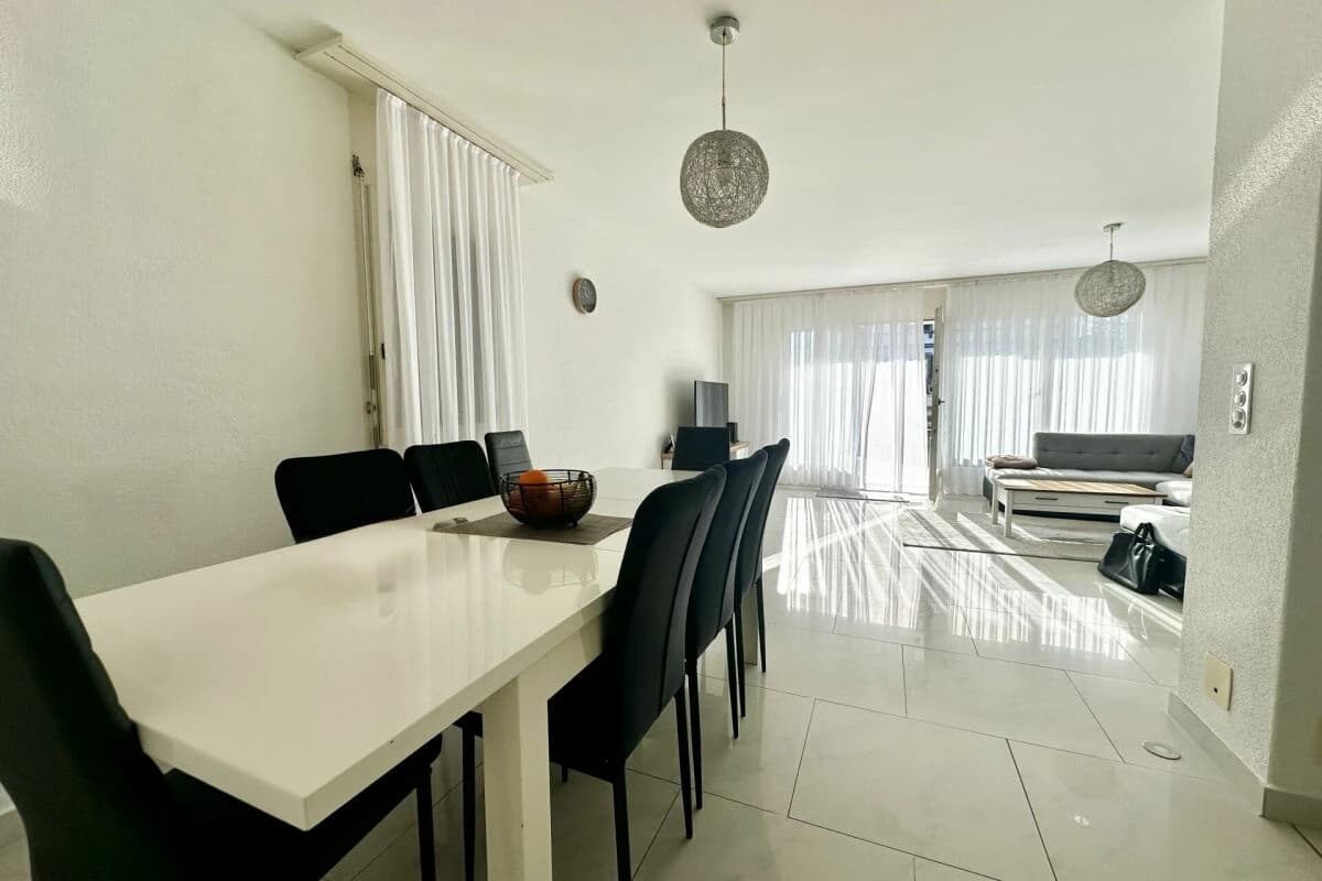 6.5-Zimmer Eck-Einfamilienhaus in Seenähe