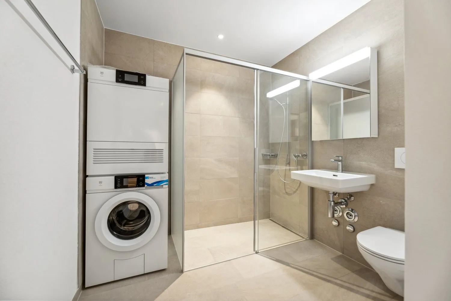 Modernes wohnen direkt am See!