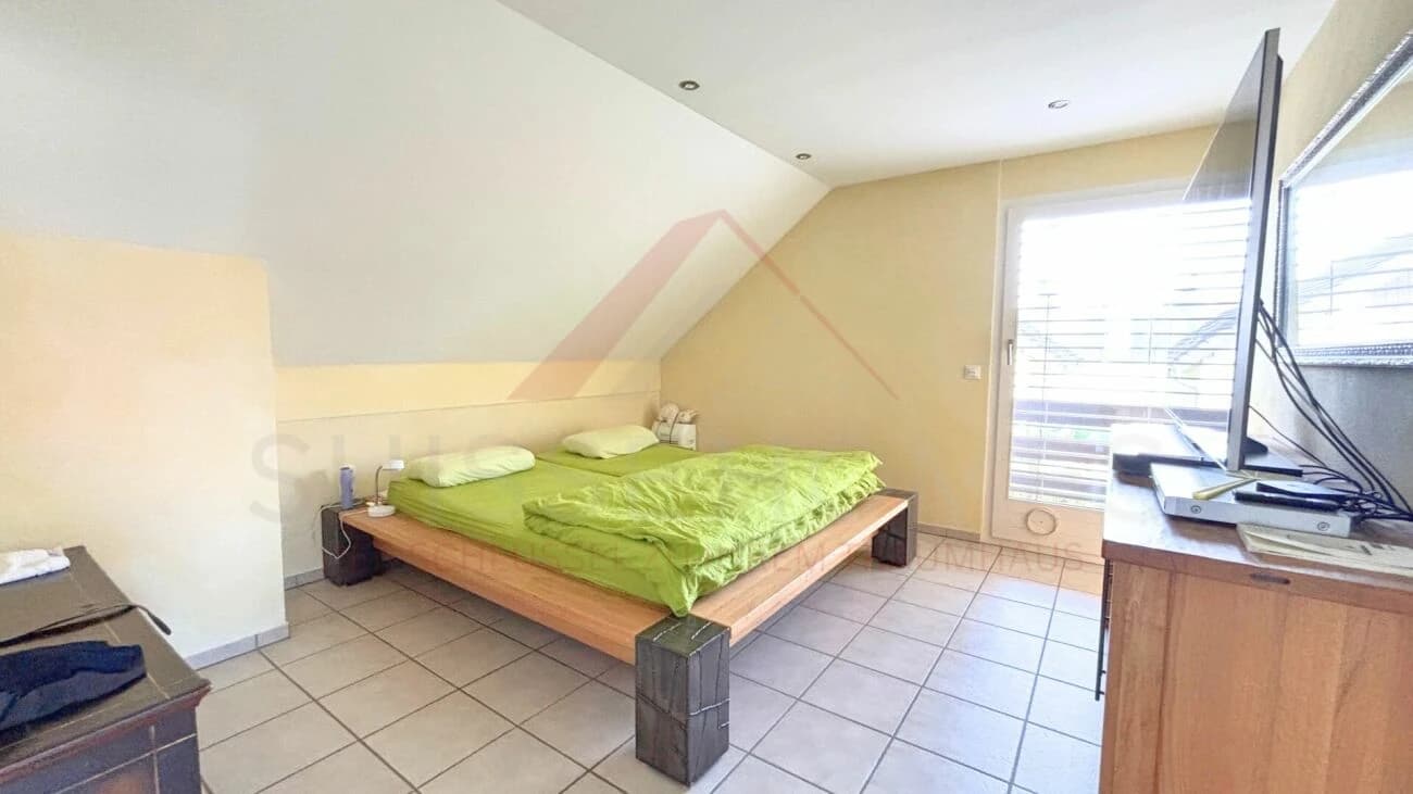 Gepflegtes Einfamilienhaus mit idyllischem Garten im Seeland