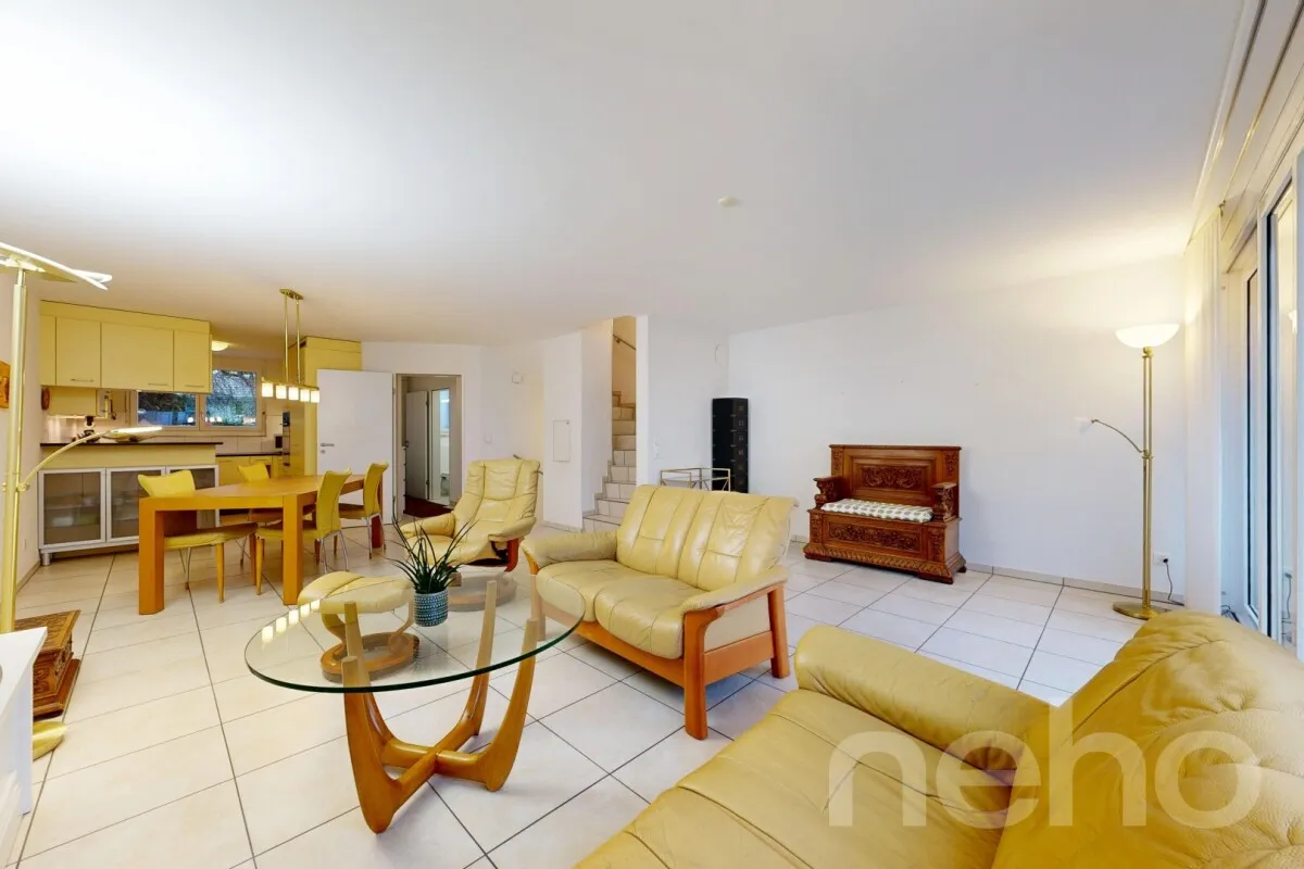 Attraktives Familienhaus mit Garten und direktem TG-Zugang