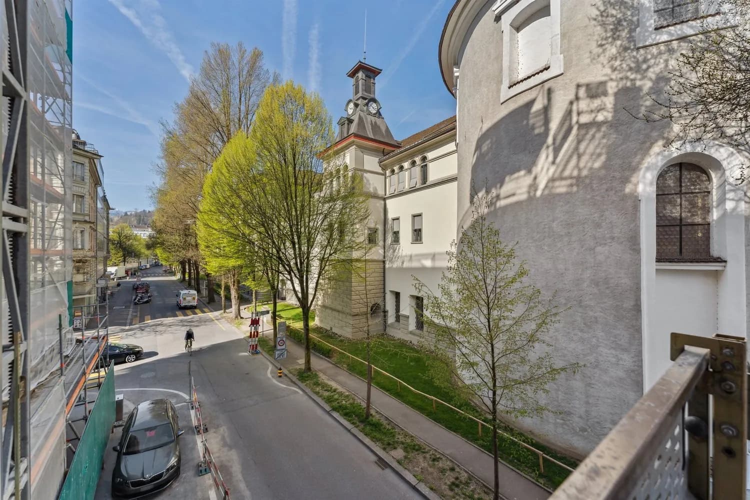 Erstvermietung - Wohnen & Arbeiten mit Reussblick!