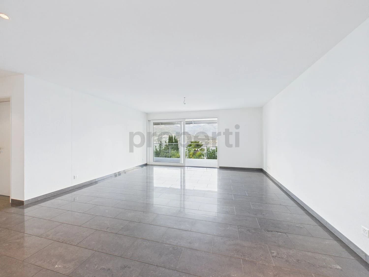 Incantevole appartamento di 3.5 locali con vista mozzafiato sul Lago Maggiore / Charmante 3.5-Zimmer-Wohnung mit Seeblick in Gerra (Gambarogno)