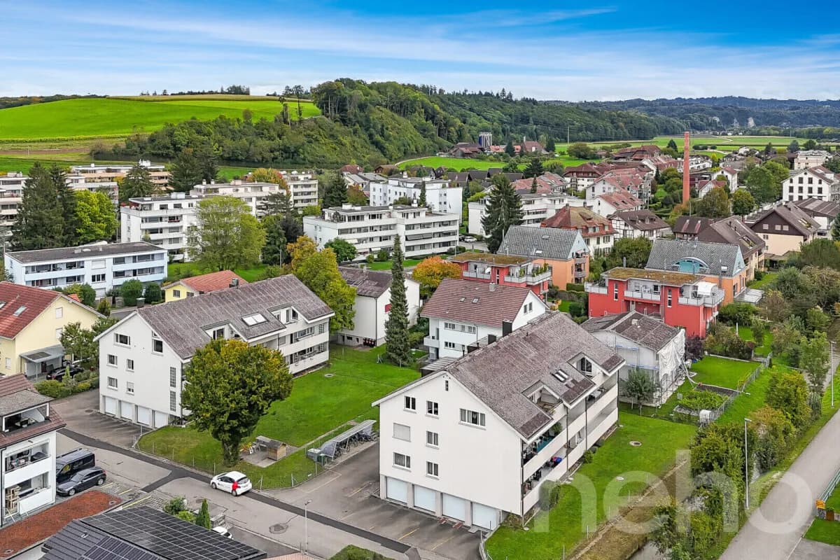 Grosszügige 5.5-Zimmer-Dachwohnung mit Weitsicht an ruhiger Lage