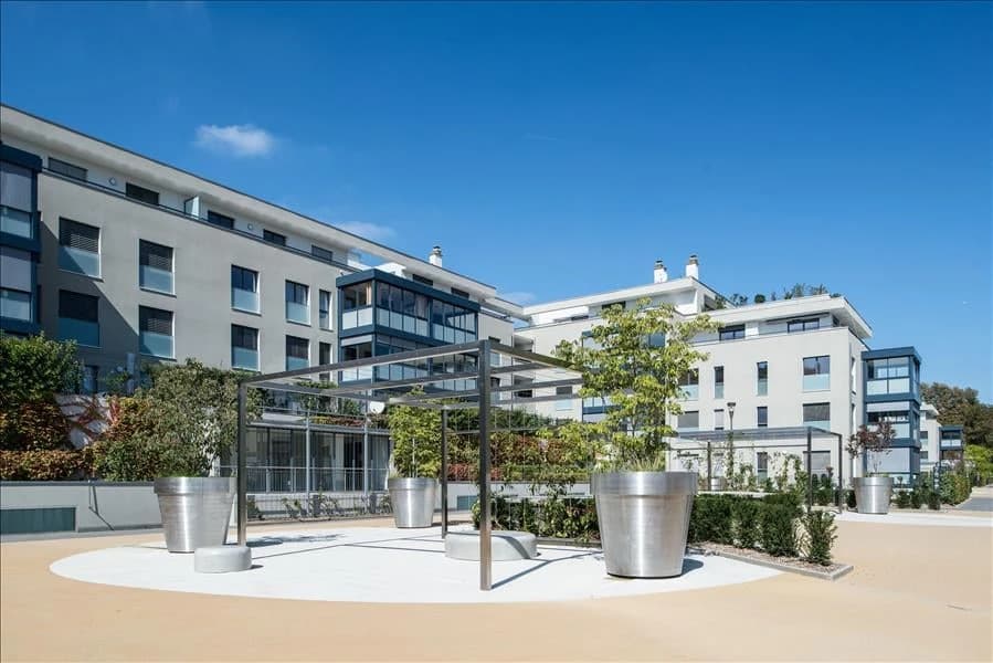 Magnificent appartment3.5 rooms - with terrace and Wintergarden