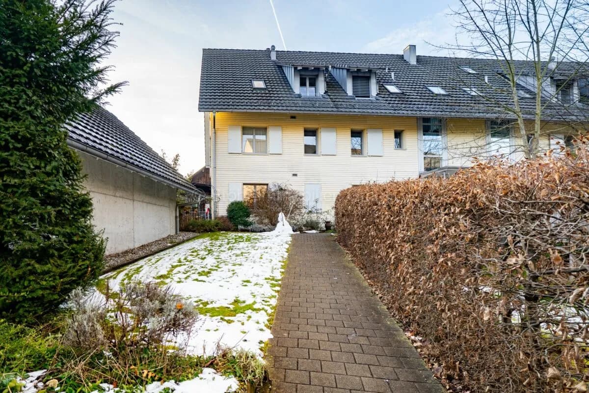 Unter dem Dach - Charmante 3.5-Zimmer-Dachwohnung mit Galerie