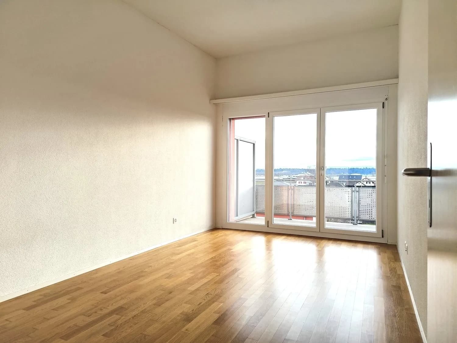 Helle & moderne 2.5-Zimmer-Wohnung mit Komfort