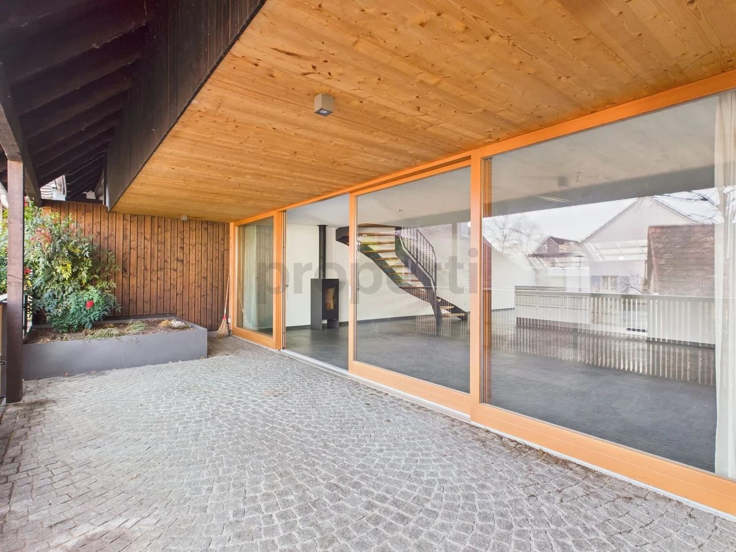 Modern 4.5-Zimmer-Maisonette mit grosser Terrasse in Biel-Benken
