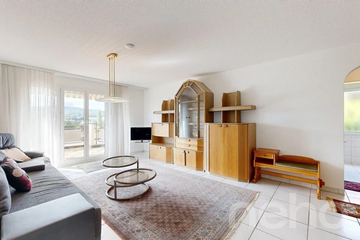 Helle 4.5-Zimmer-Wohnung mit schöner Aussicht in Oberengstringen