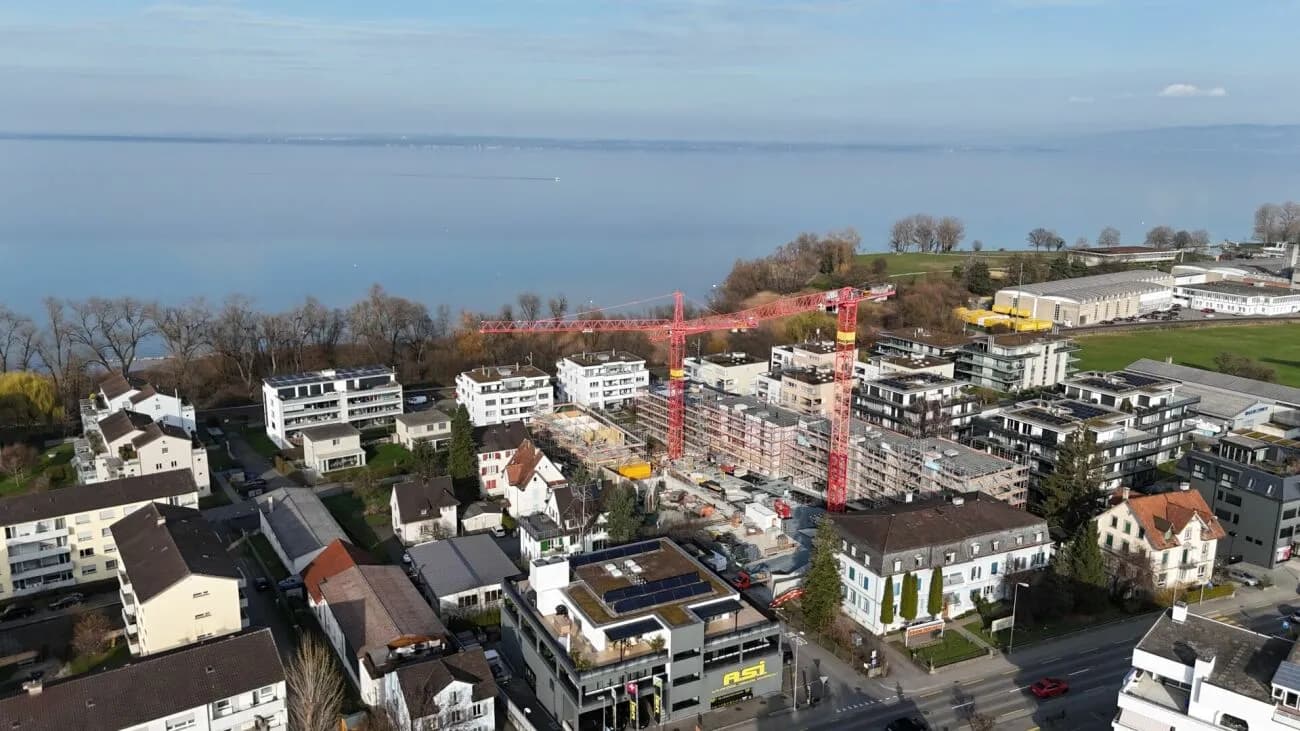 Über den Dächern von Arbon: Attikawohnung mit sonniger Dachterrasse und Seeblick
