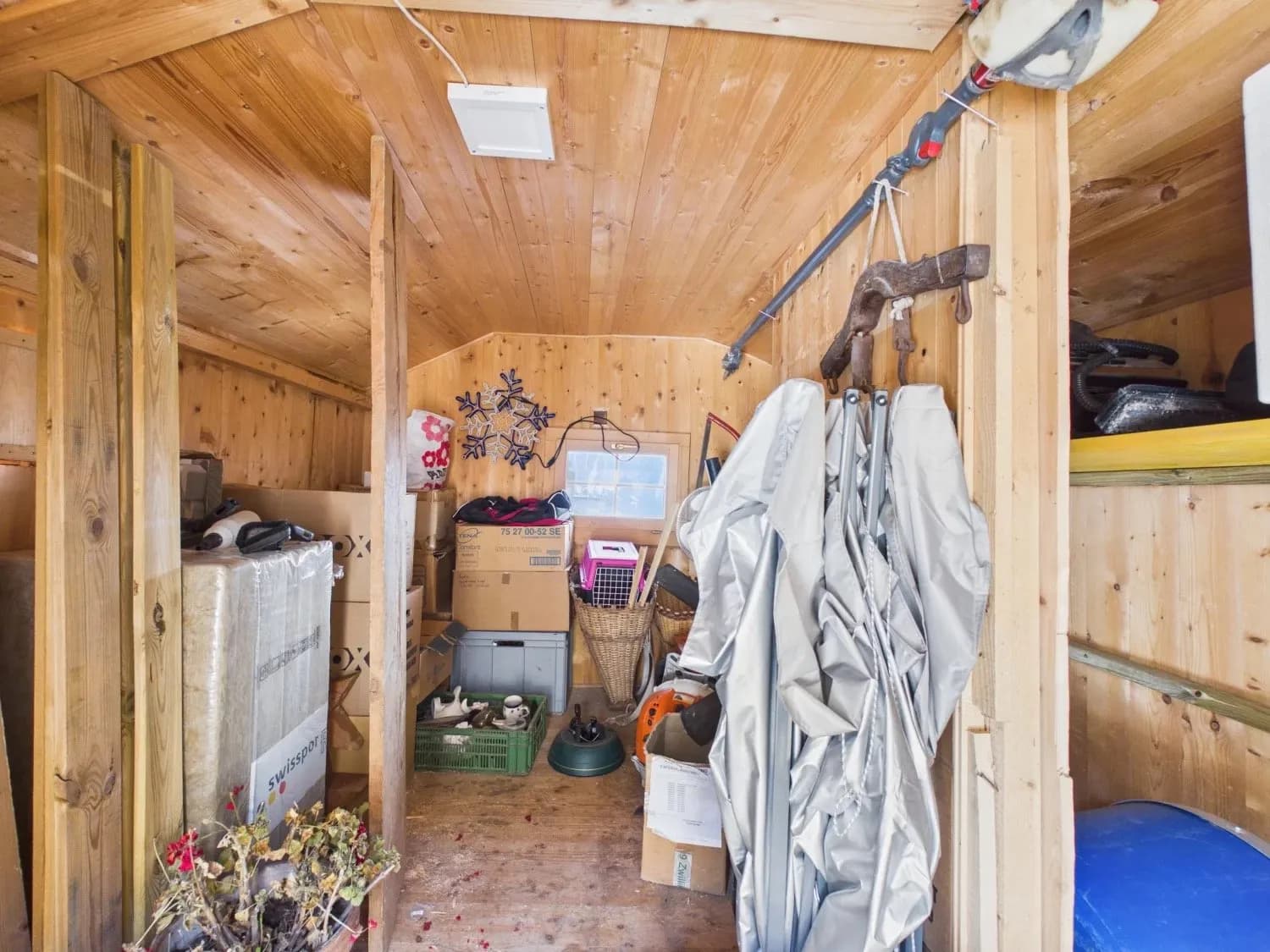 Haus mit Sitzplatz, Remise und Garage in Feschel