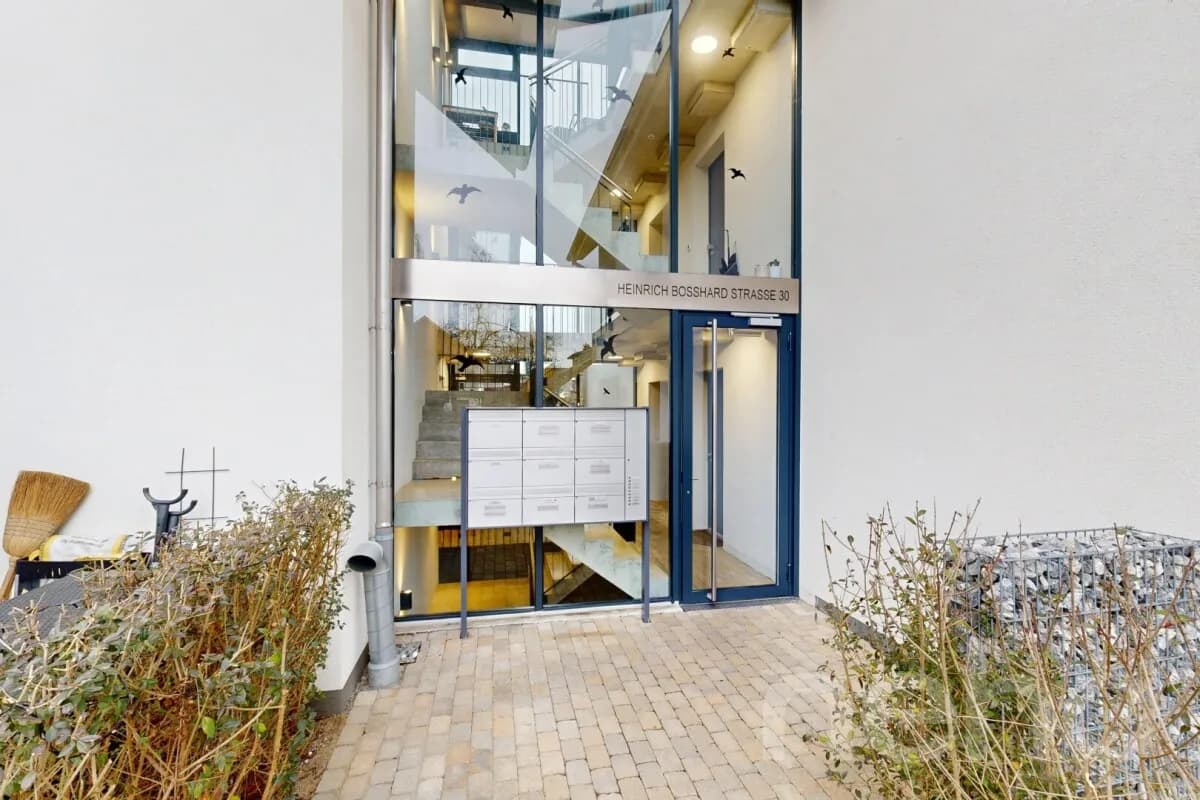 Neuwertige Dachgeschosswohnung mit hochwertigem Ausbaustandard