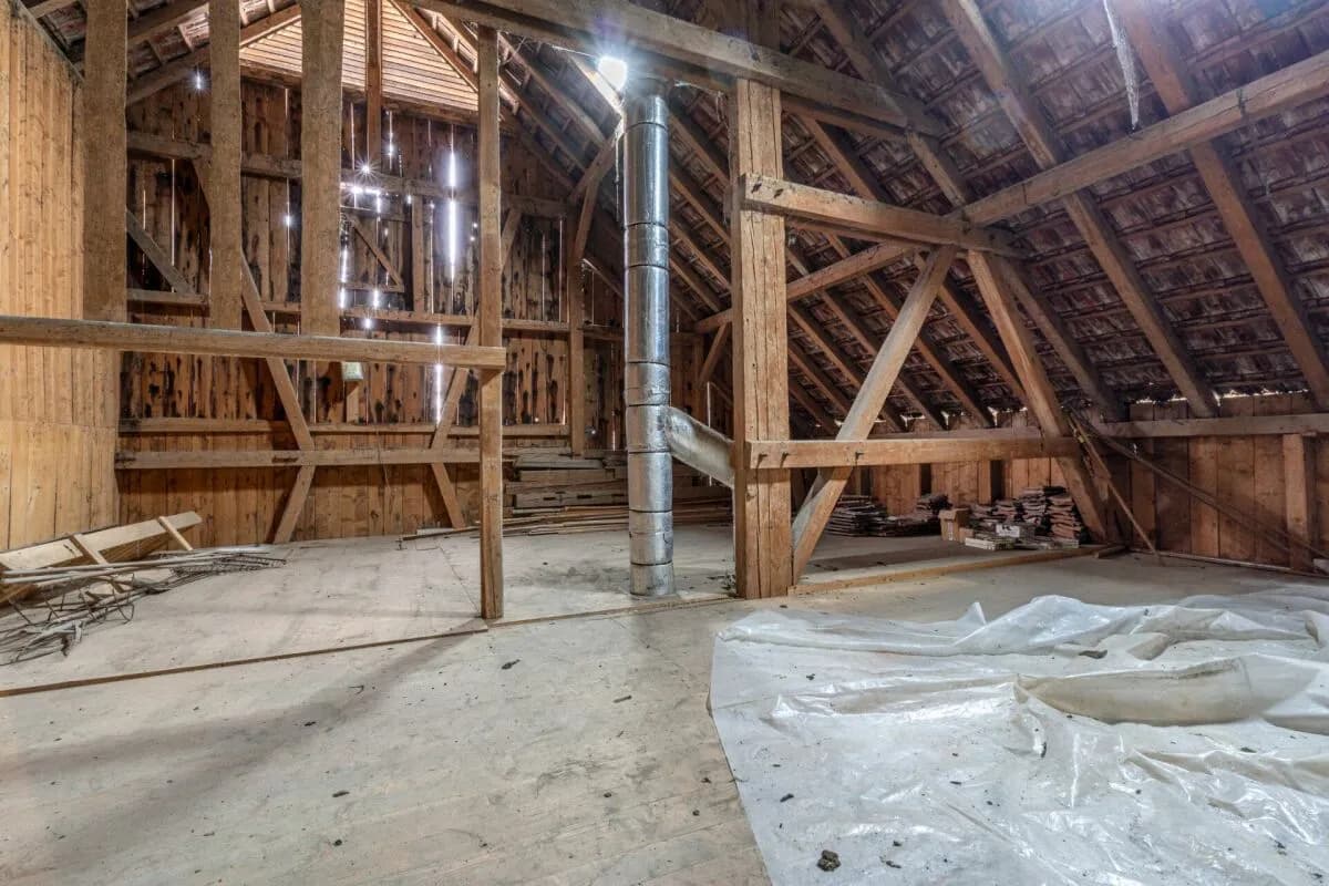 Potenzialreiches Bauernhaus mit drei Wohneinheiten und Scheune