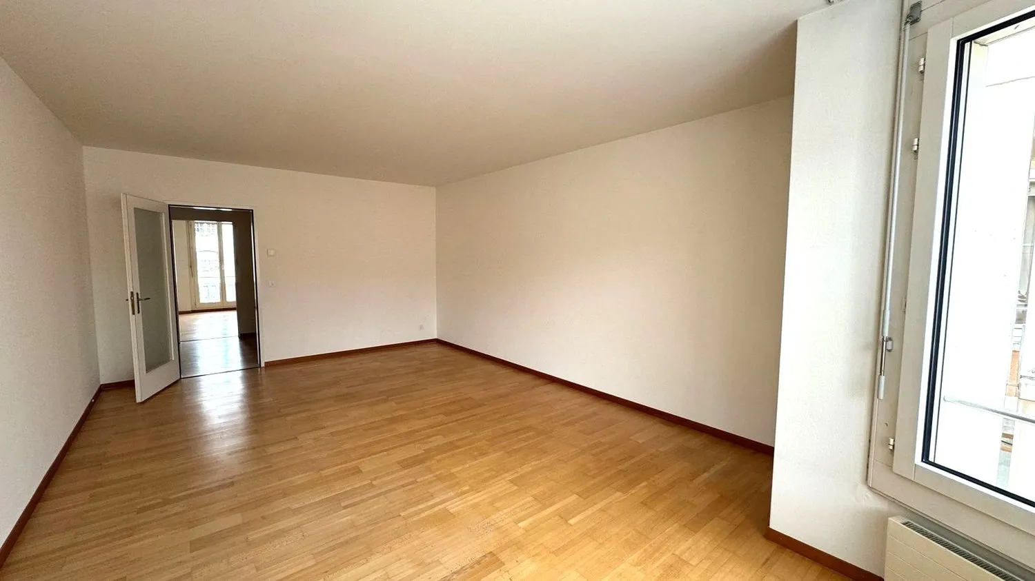 Grosszügige und helle Wohnung