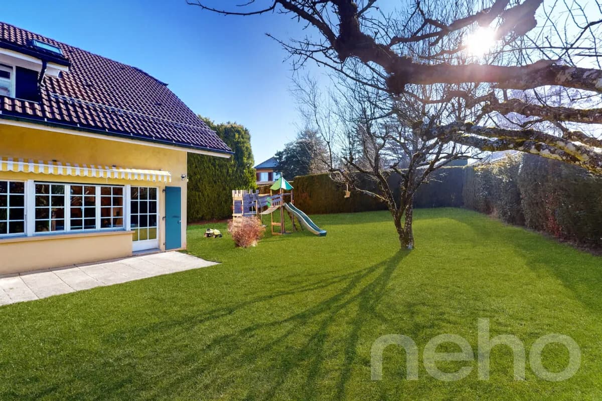 VILLA LUMINEUSE AU CALME, ENTRE NATURE ET PROXIMITÉ DE LAUSANNE