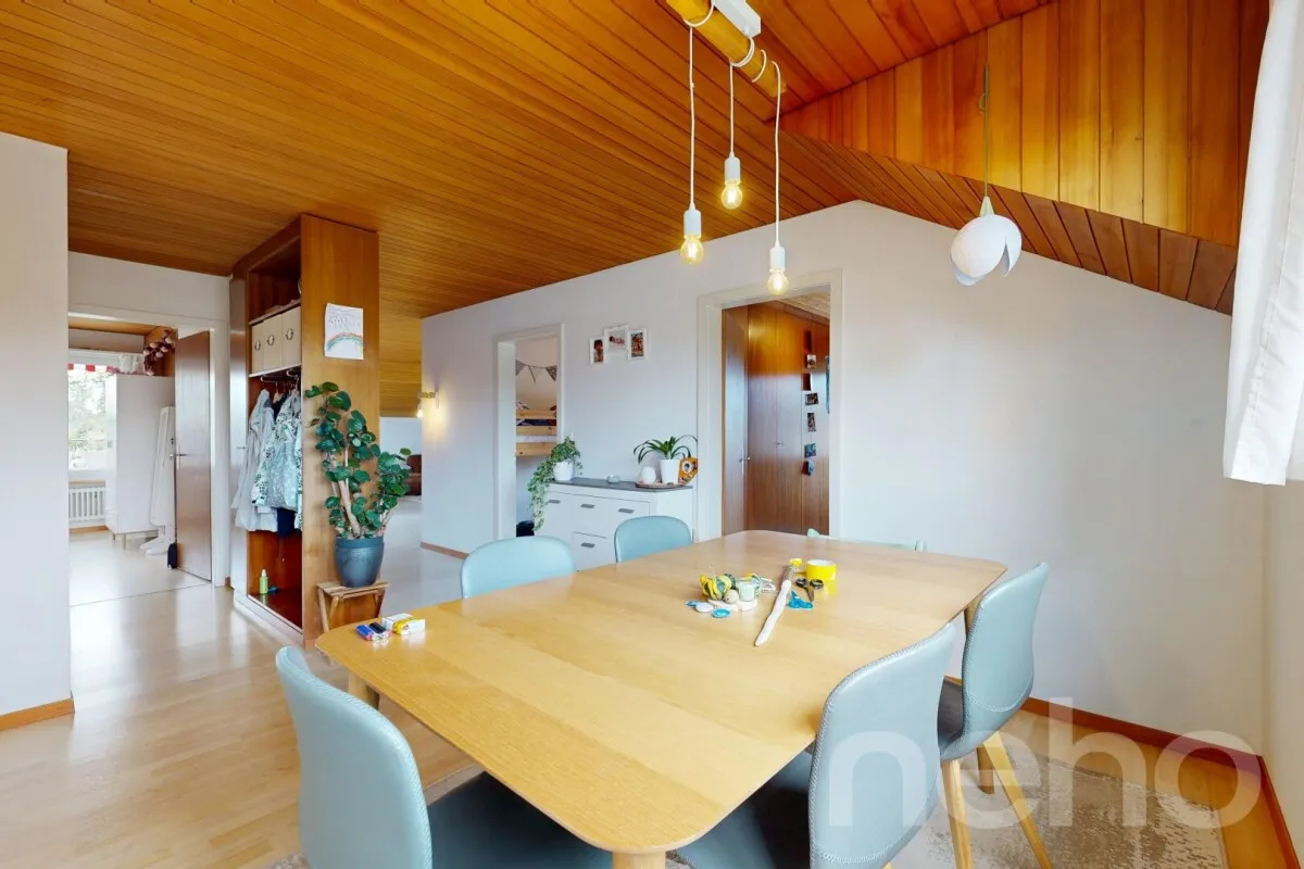 Preiswerte Dachwohnung an ruhiger Lage