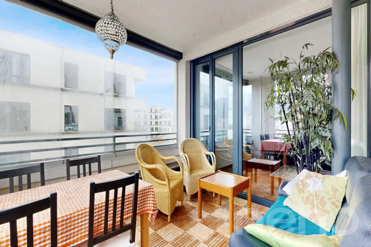 Moderne 3.5-Zimmer-Wohnung mit Westbalkon und zwei Tiefgaragenplätzen