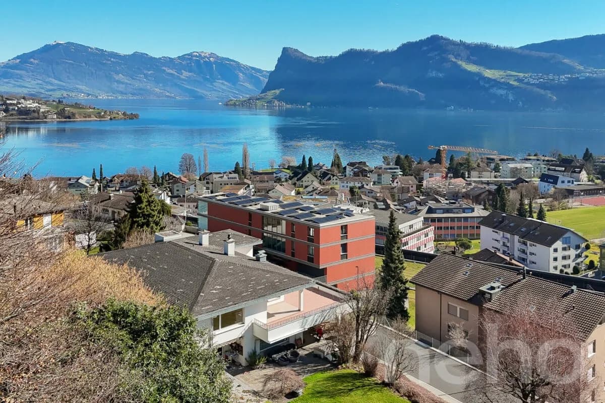 Elegante Wohnresidenz mit separaten Atelier und Panoramasicht
