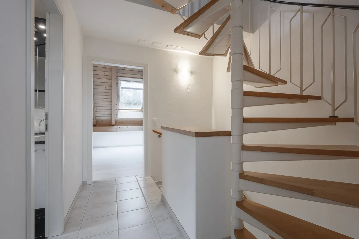 4.5-Zimmer Einfamilienhaus mit zwei Einzelgaragen