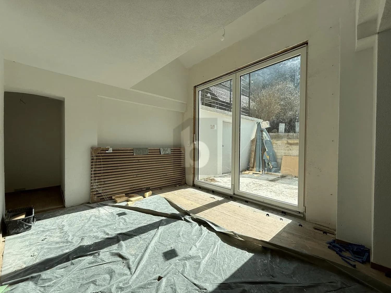 MODERN, LICHTDURCHFLUTET & MIT GARTENZUGANG