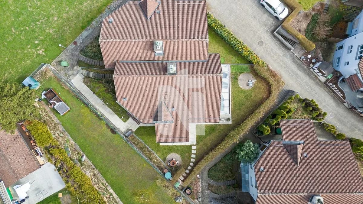 Ruhig, modern, familienfreundlich mit unverbaubarer Weitsicht ins Grüne, Garten und Tiefgaragenplätze