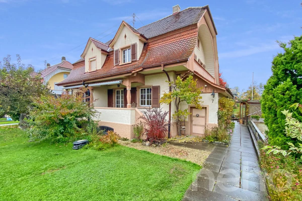 Wohnen mit Charakter - Doppeleinfamilienhaus in Ostermundigen