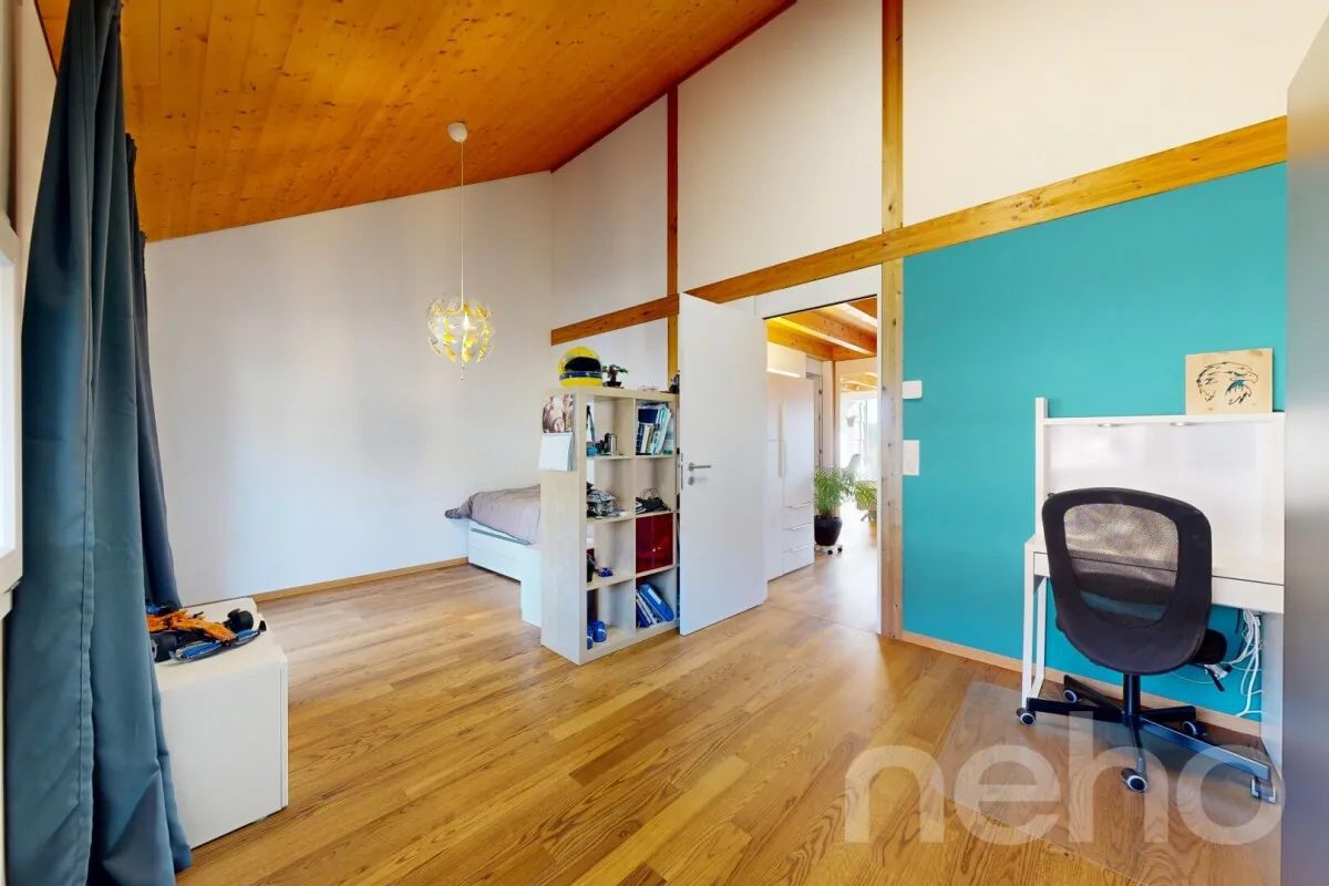 Grosszügige Doppelhaushälfte mit Garten und Terrassen an ruhiger Lage