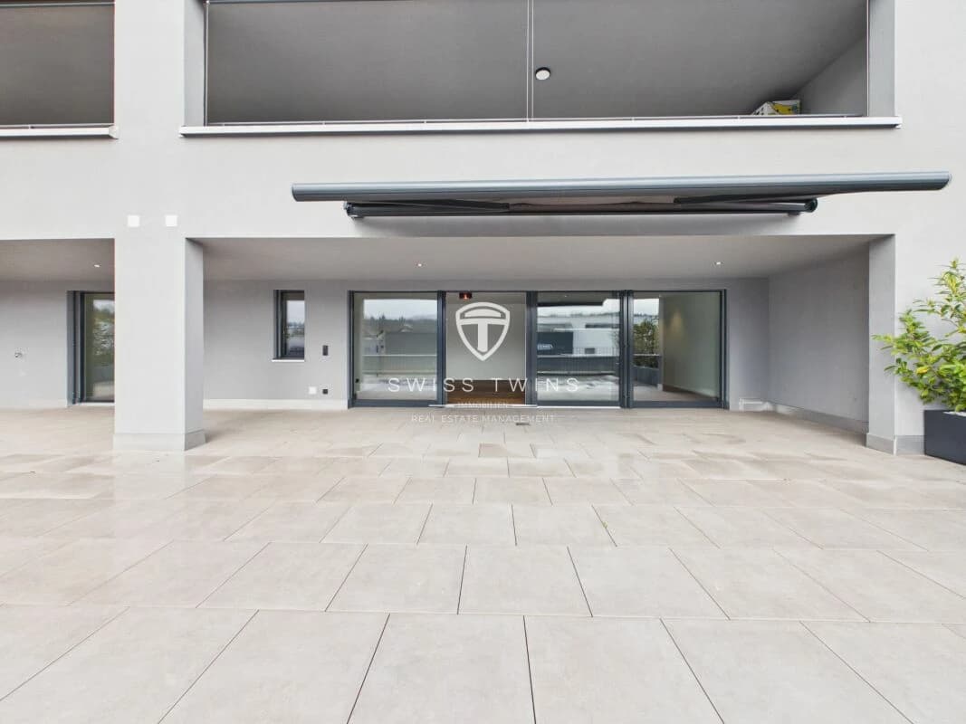 Luxuriöse 3.5-Zimmer-Terrassenwohnung mit 132m² Privat-Terrasse und traumhafter Aussicht auf Pilatus & Rigi