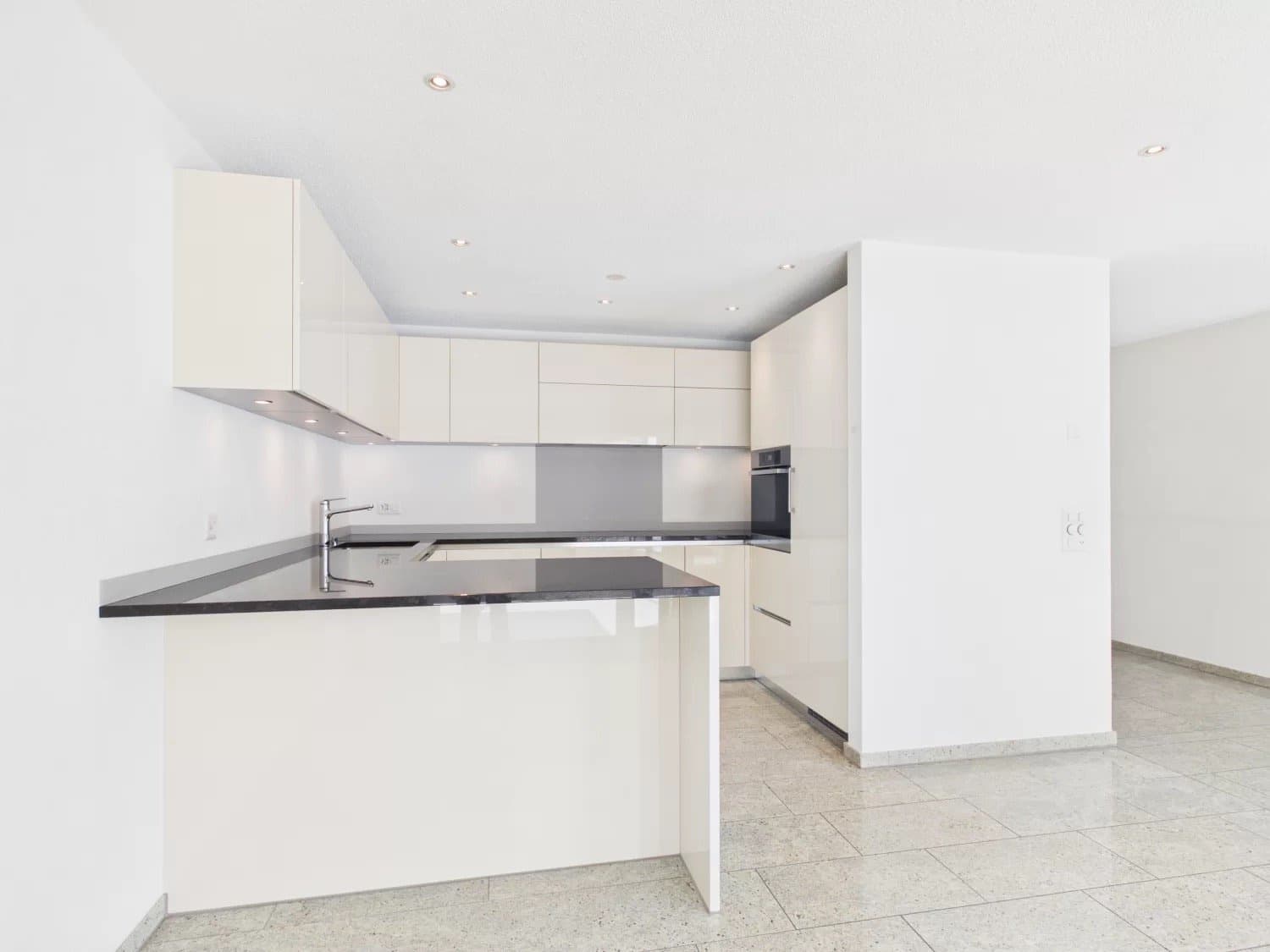 Stilvolles Wohnen mit Loggia in beliebtem Quartier in Visp