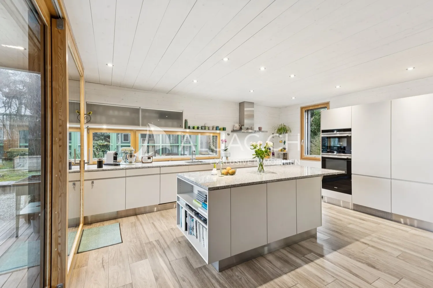 MODERN, VIEL PLATZ, STIL, RUHE UND PRIVATSPHÄRE