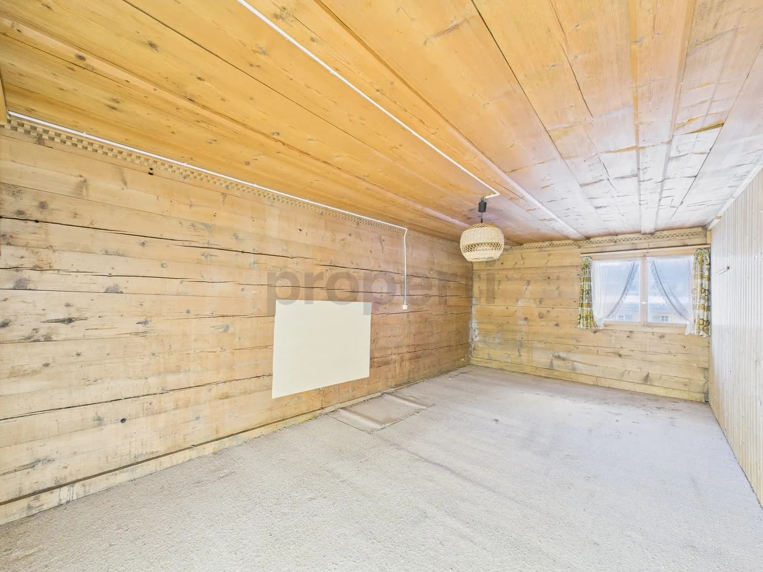 Charmantes 12-Zimmer-Einfamilienhaus mit Gewoelbekeller, Safien Platz