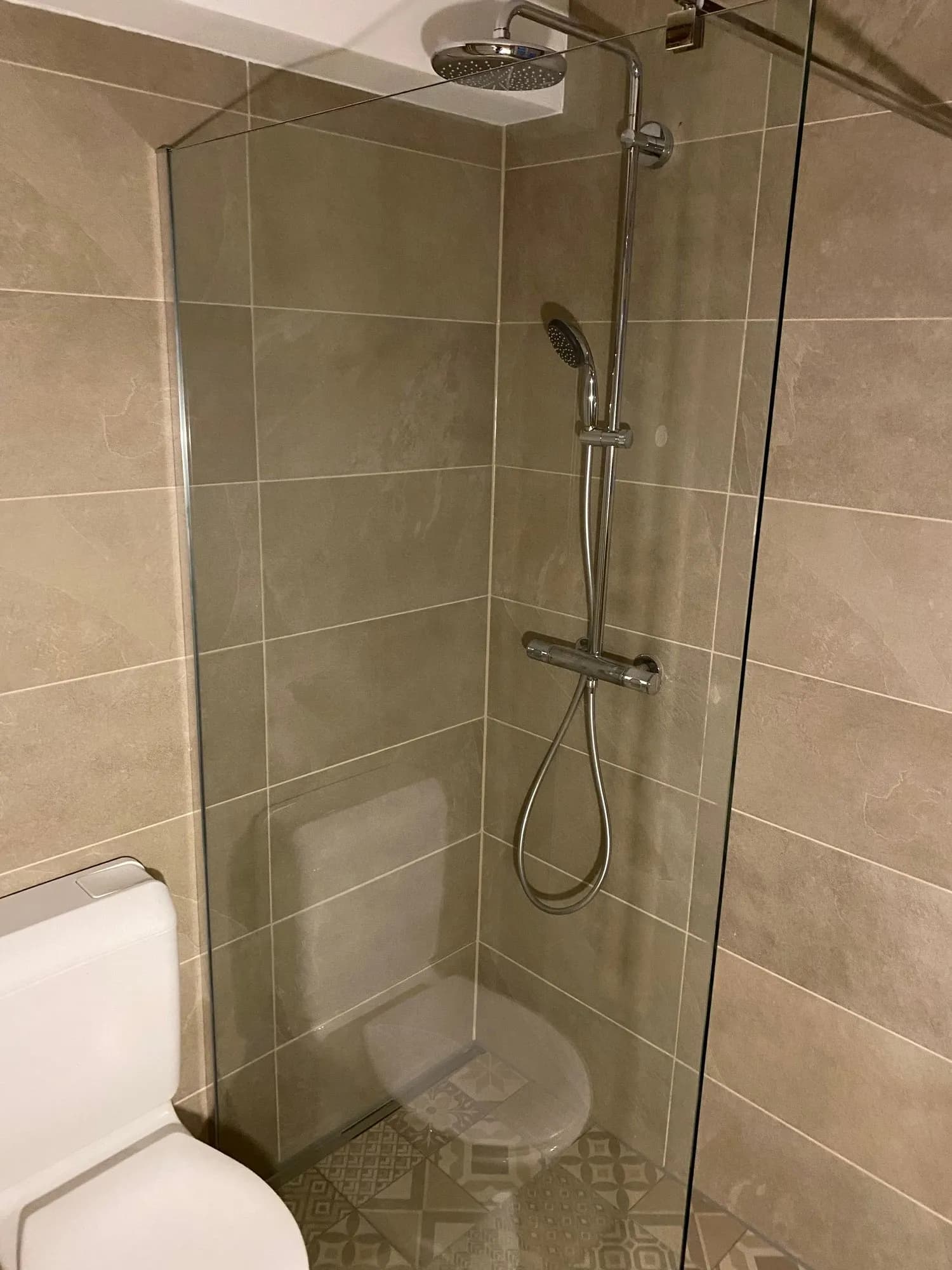 Modern 2.5-Zimmer-Apartment mit Balkon, Köniz