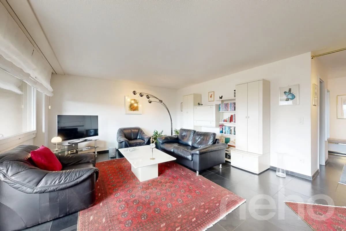 Helle 3.5 Zimmer-Wohnung mit Balkon und Garage in Schönenwerd