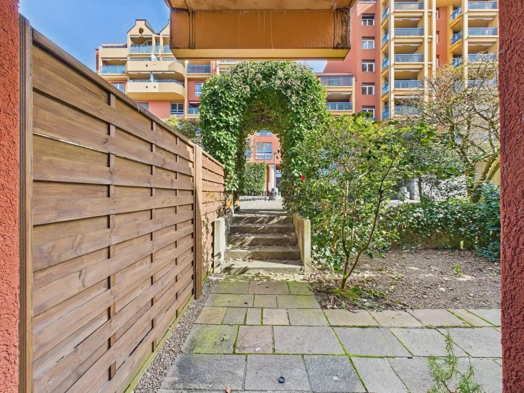 Sonniges 7.5-Zimmer Reihen-Einfamilienhaus mit Garten, Balkon und Bergsicht