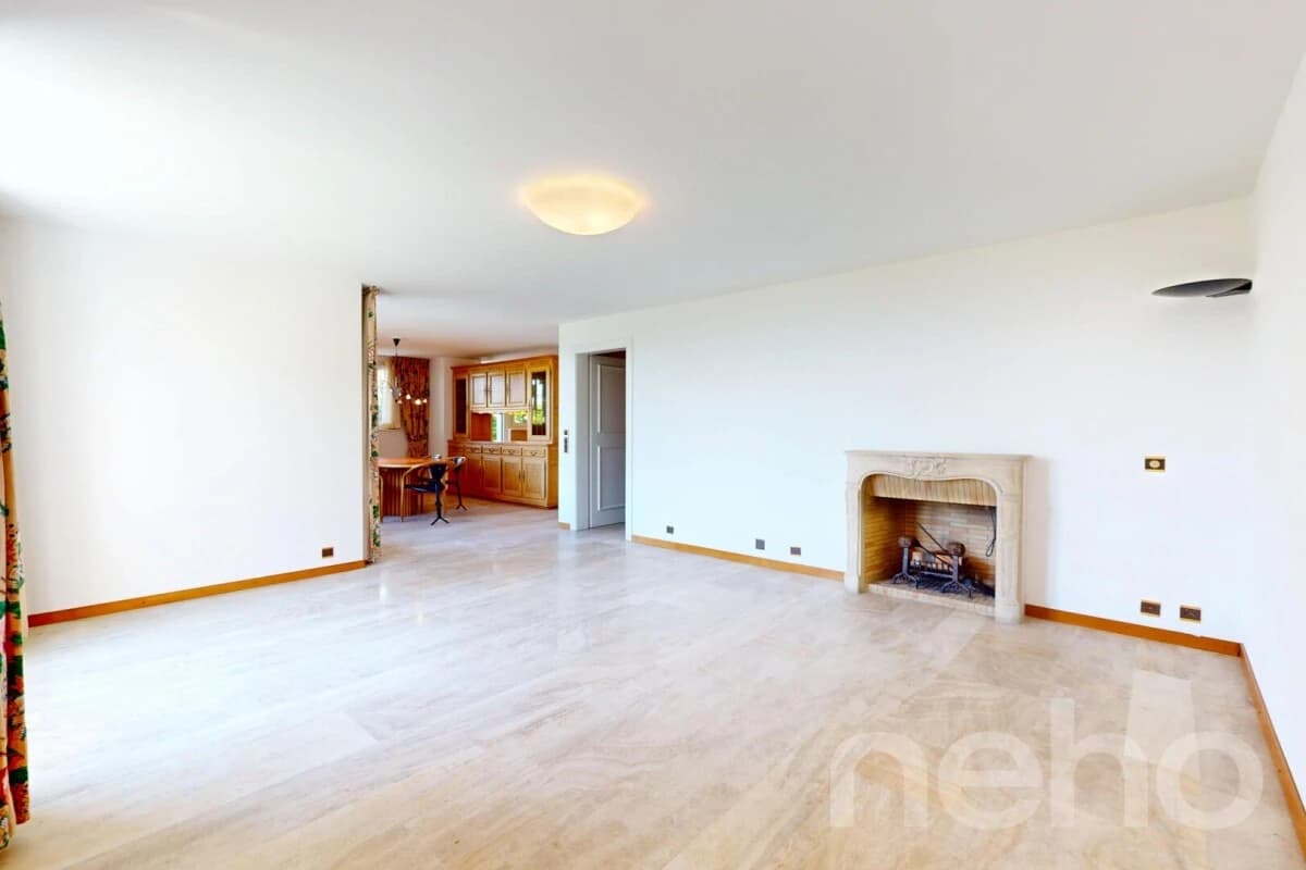 Charme et espace : maison avec vue dégagée sur Lac et montagnes