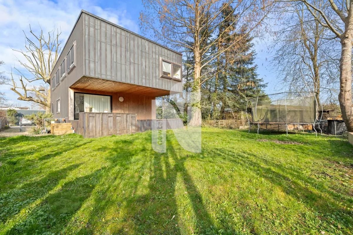 Ruhig, familienfreundlich, modern mit Garten und einzigartigem Design