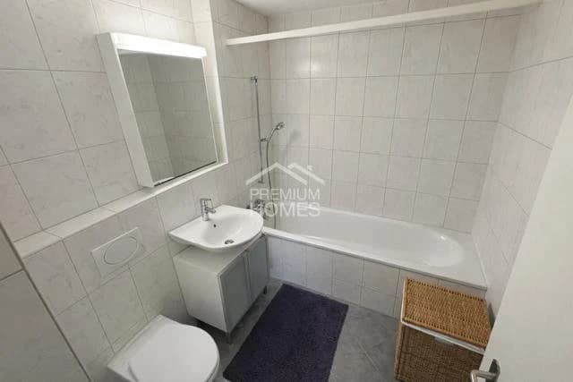 Moderne 2.5-Zimmerwohnung mit Lift und Balkon