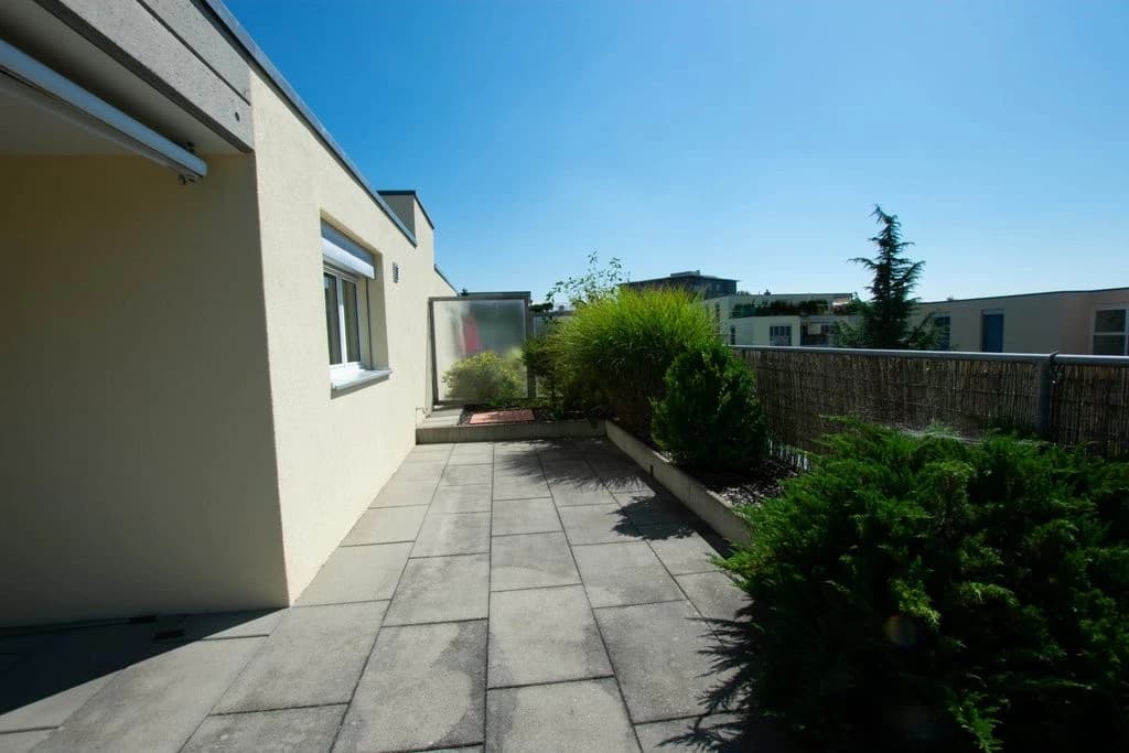 Attikawohnung mit grosser Terrasse an ruhiger Lage zu vermieten
