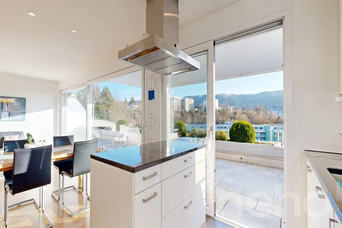 Moderne 4.5 Zimmer Terrassenwohnung mit traumhafter Aussicht