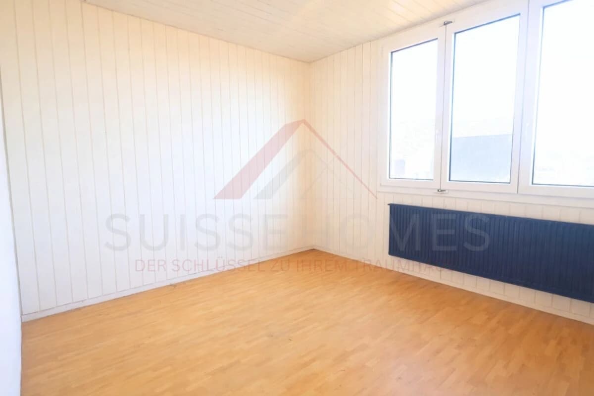 Grosszügiges Einfamilienhaus mit Seesicht und Pool